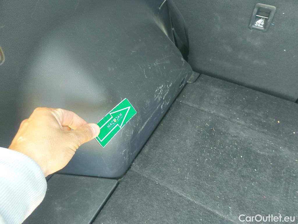  Hyundai  Tucson HYUNDAI  / 2018 / 5P / todoterreno 1.6 GDI 97kW (131CV) SLE 4X2(SP) #4