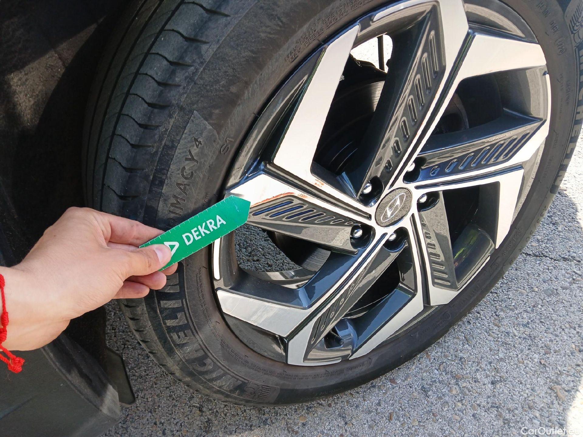  Hyundai  Tucson HYUNDAI  / 2020 / 5P / todoterreno 1.6 TGDI 169kW HEV Tecno Auto 2C #17