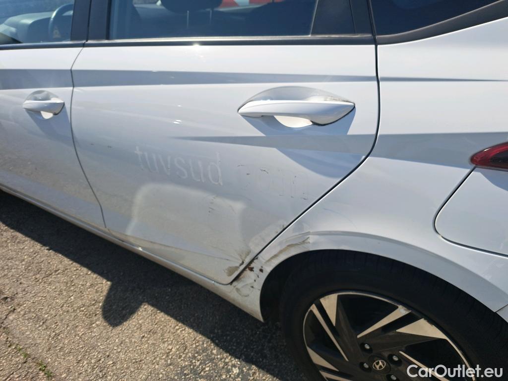  Hyundai  i20 HYUNDAI  / 2020 / 5P / berlina con portón 1.2 MPI Klass #21