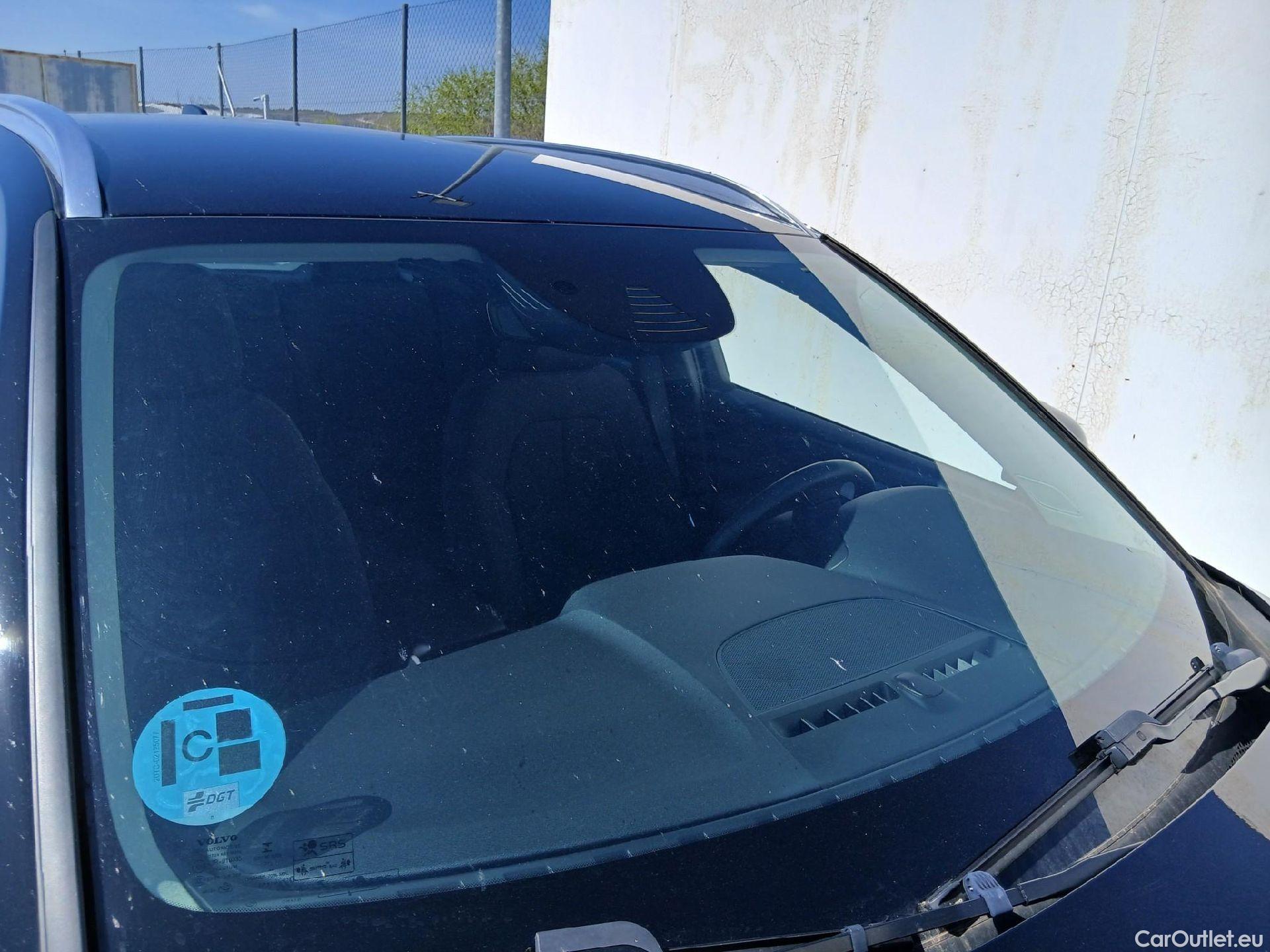  Volvo  XC 40 VOLVO XC40 / 2017 / 5P / todoterreno 1.5 T2 Momentum Pro #2