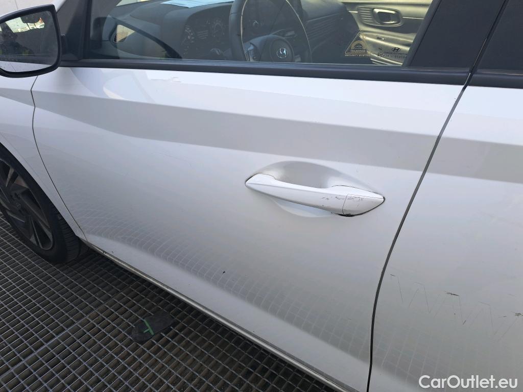  Hyundai  i20 HYUNDAI  / 2020 / 5P / berlina con portón 1.2 MPI Klass #40