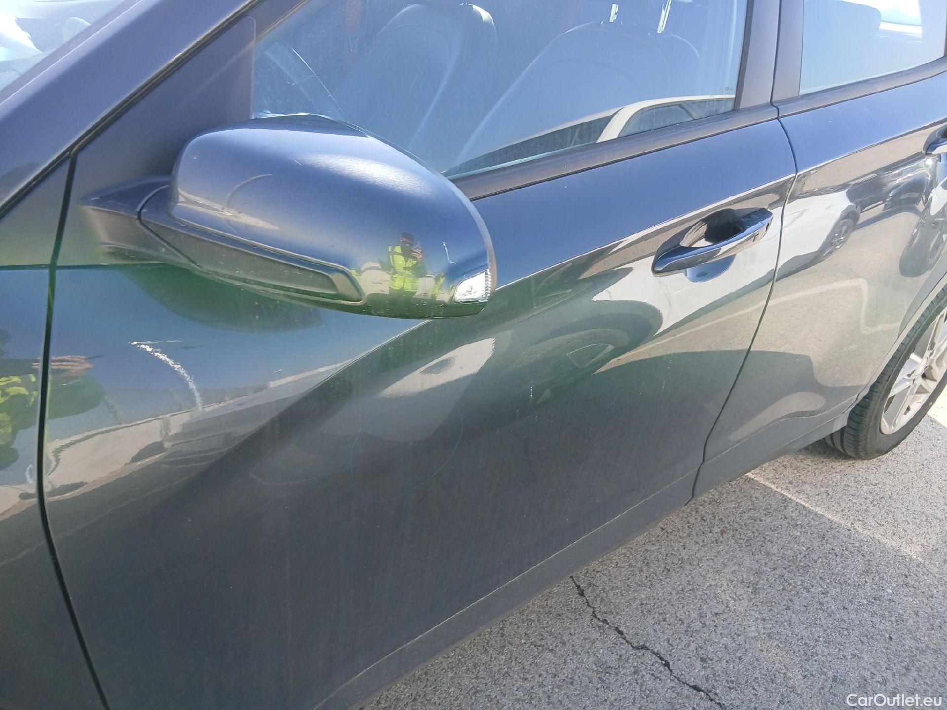  Hyundai  Konna HYUNDAI Kona / 2017 / 5P / todoterreno 1.0 TGDI SLE 4X2(SP) #8