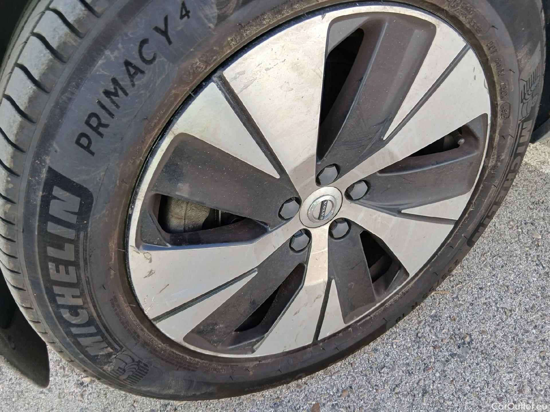  Volvo  XC 40 VOLVO XC40 / 2017 / 5P / todoterreno 1.5 T4 Twin Recharge Inscription Ex Auto #12