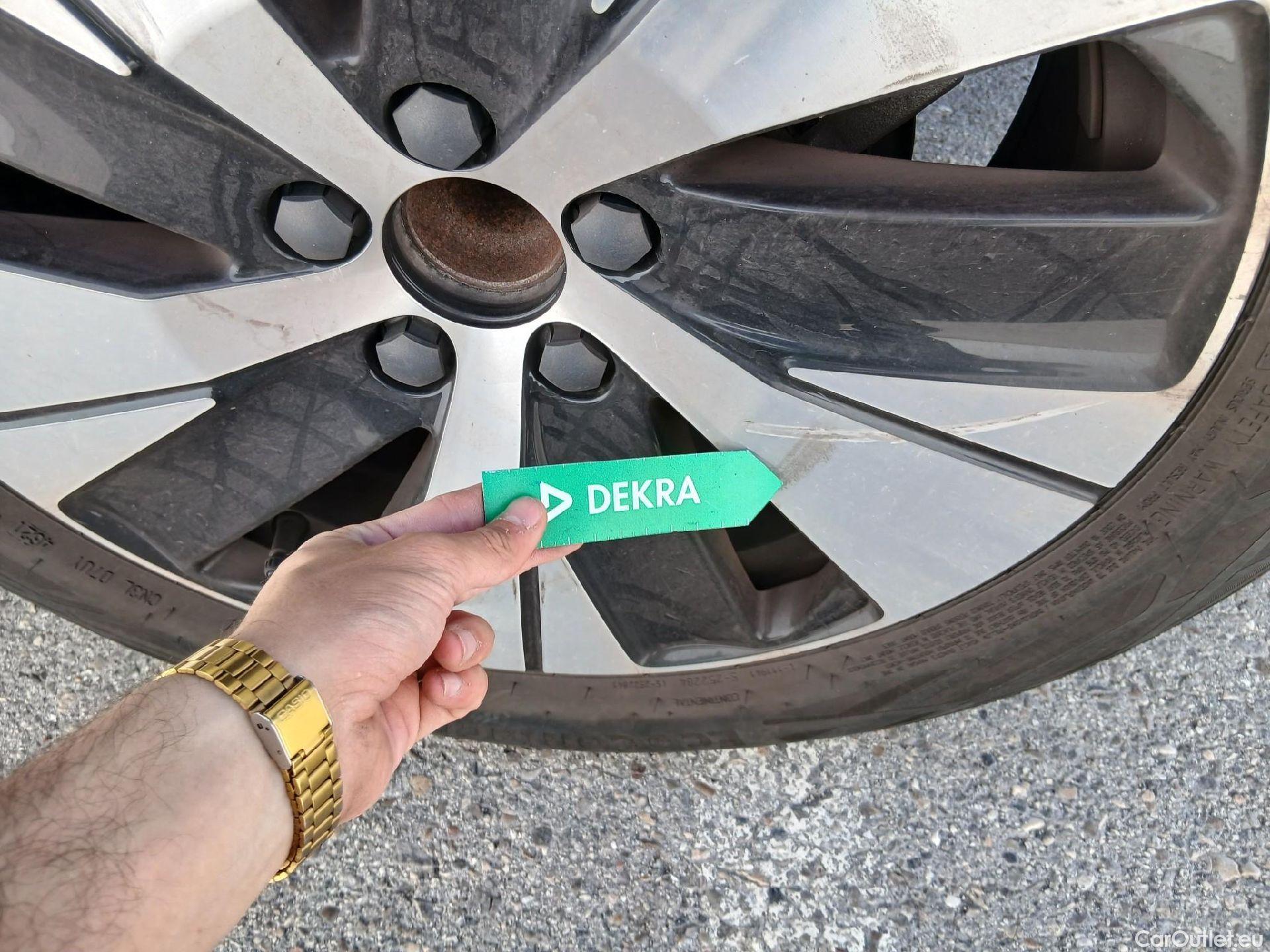  Volvo  XC 40 VOLVO XC40 / 2017 / 5P / todoterreno 1.5 T2 Momentum Pro #26