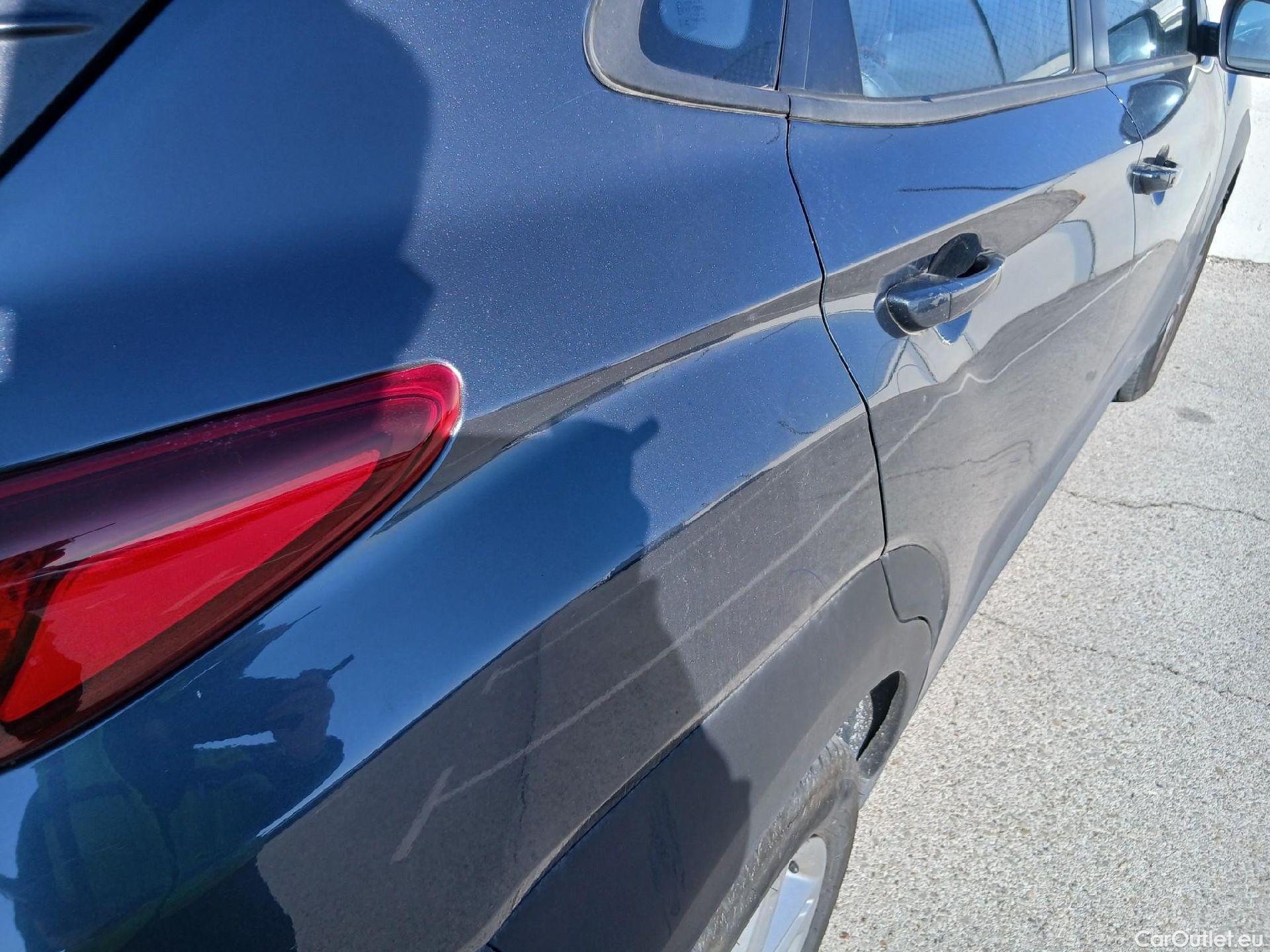  Hyundai  Konna HYUNDAI Kona / 2017 / 5P / todoterreno 1.0 TGDI SLE 4X2(SP) #13