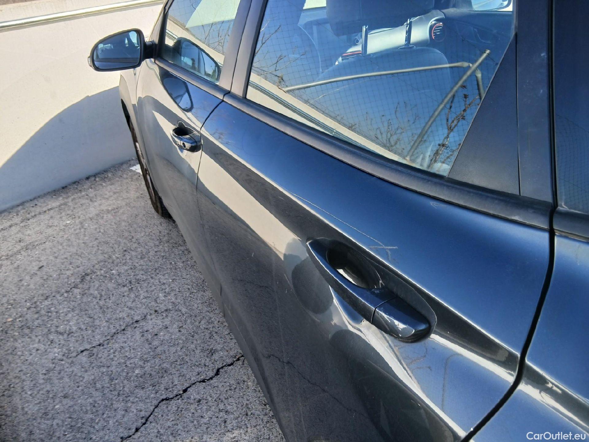  Hyundai  Konna HYUNDAI Kona / 2017 / 5P / todoterreno 1.0 TGDI SLE 4X2(SP) #10