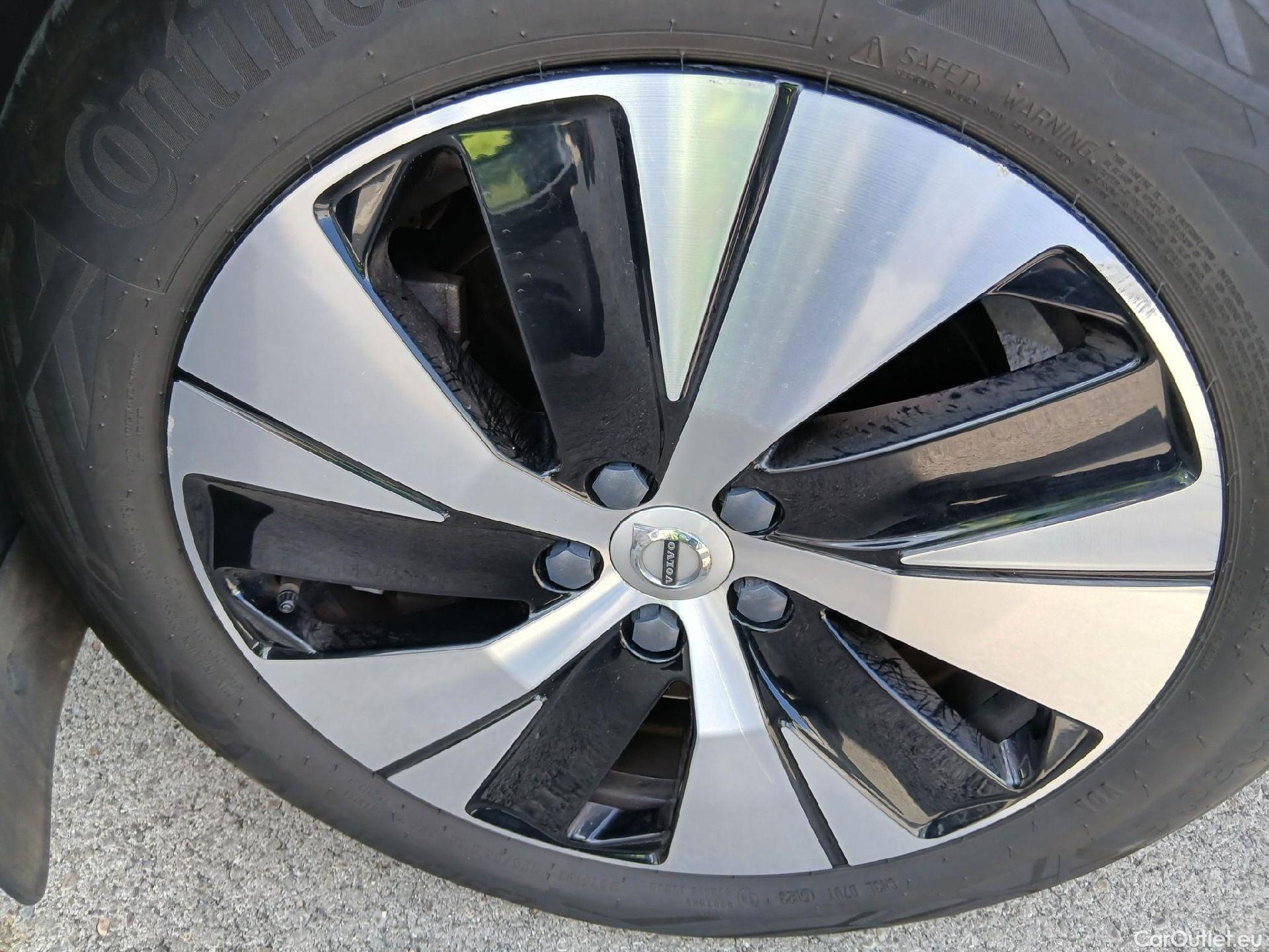  Volvo  XC 40 VOLVO XC40 / 2017 / 5P / todoterreno 1.5 T4 Twin Recharge Inscription Ex Auto #8