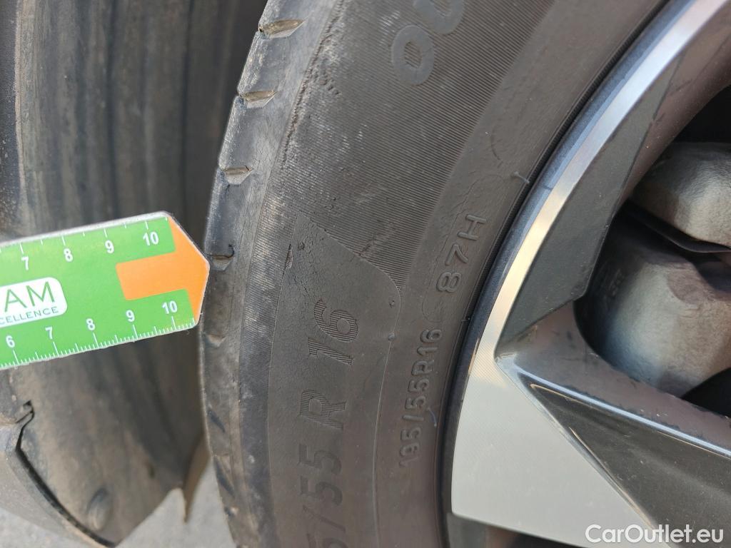  Hyundai  Bayon HYUNDAI  / 2021 / 5P / todoterreno 1.2 MPI Maxx #9