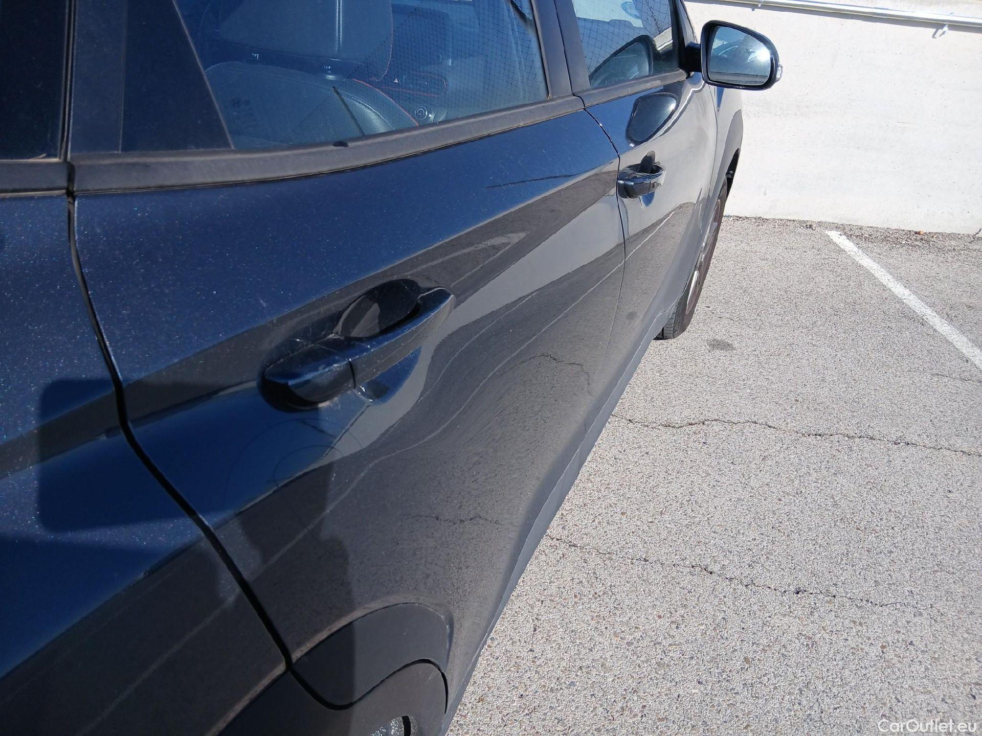  Hyundai  Konna HYUNDAI Kona / 2017 / 5P / todoterreno 1.0 TGDI SLE 4X2(SP) #16