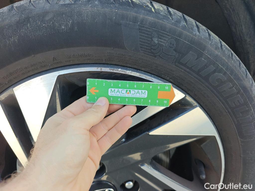  Hyundai  Bayon HYUNDAI  / 2021 / 5P / todoterreno 1.2 MPI Maxx #5