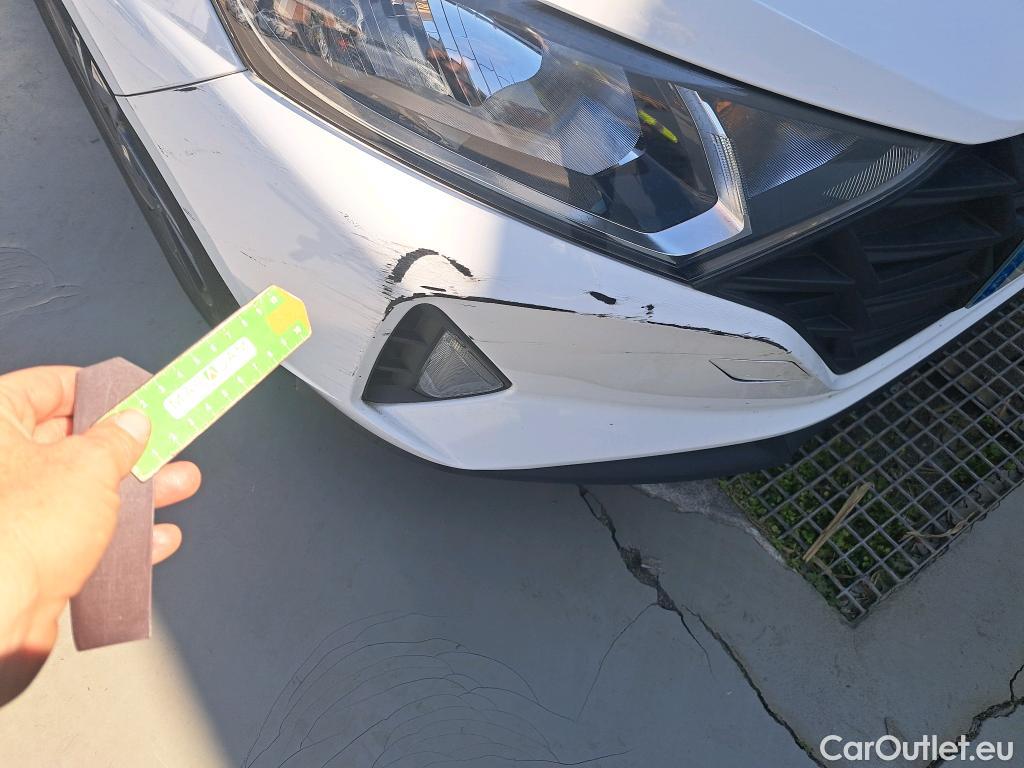  Hyundai  i20 HYUNDAI  / 2020 / 5P / berlina con portón 1.2 MPI Klass #23