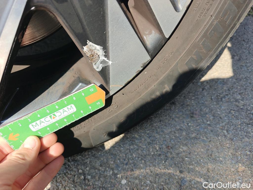  Hyundai  Bayon HYUNDAI  / 2021 / 5P / todoterreno 1.2 MPI Maxx #3