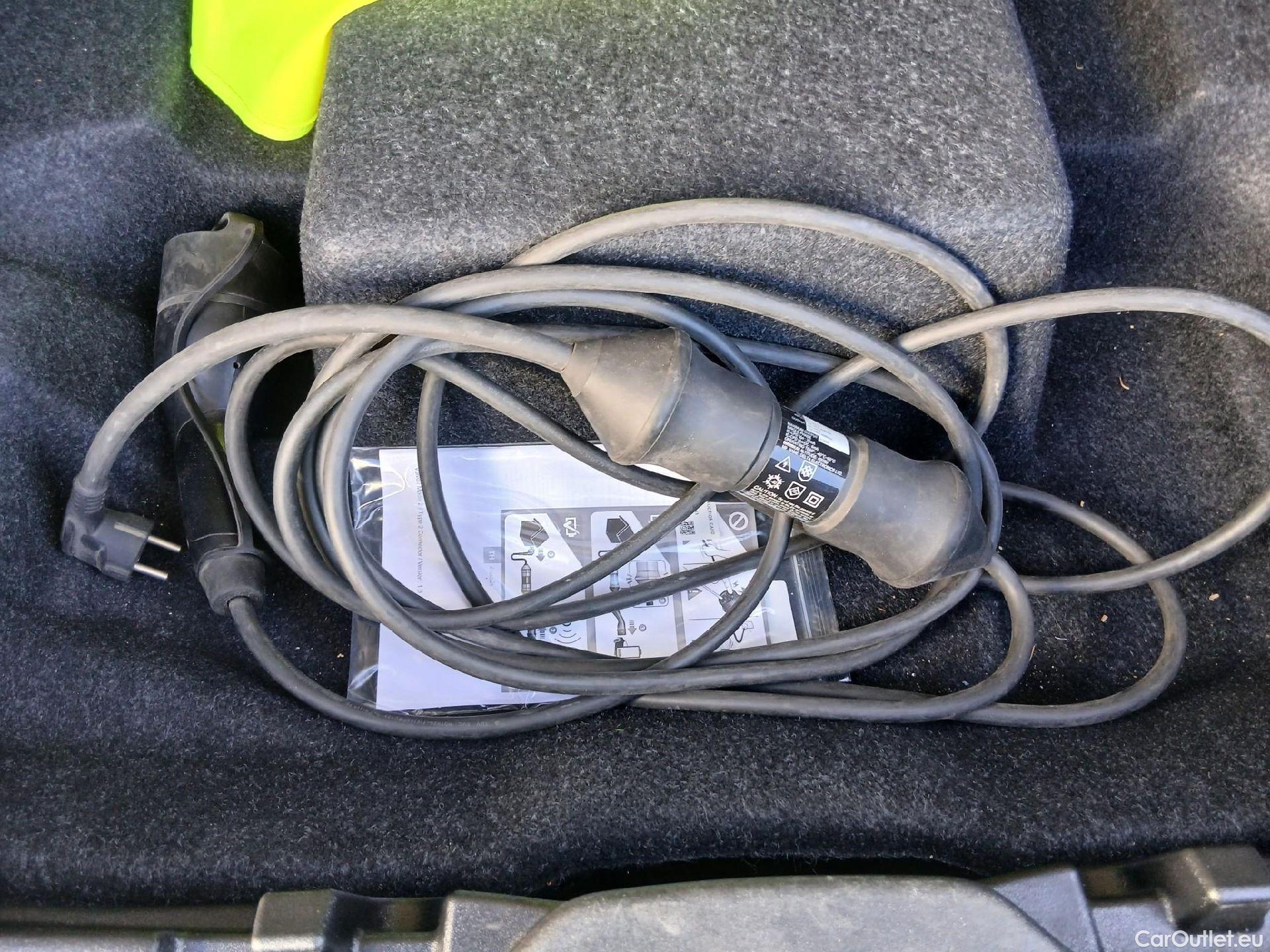  Volvo  XC 40 VOLVO XC40 / 2017 / 5P / todoterreno 1.5 T4 Twin Recharge Inscription Auto #38