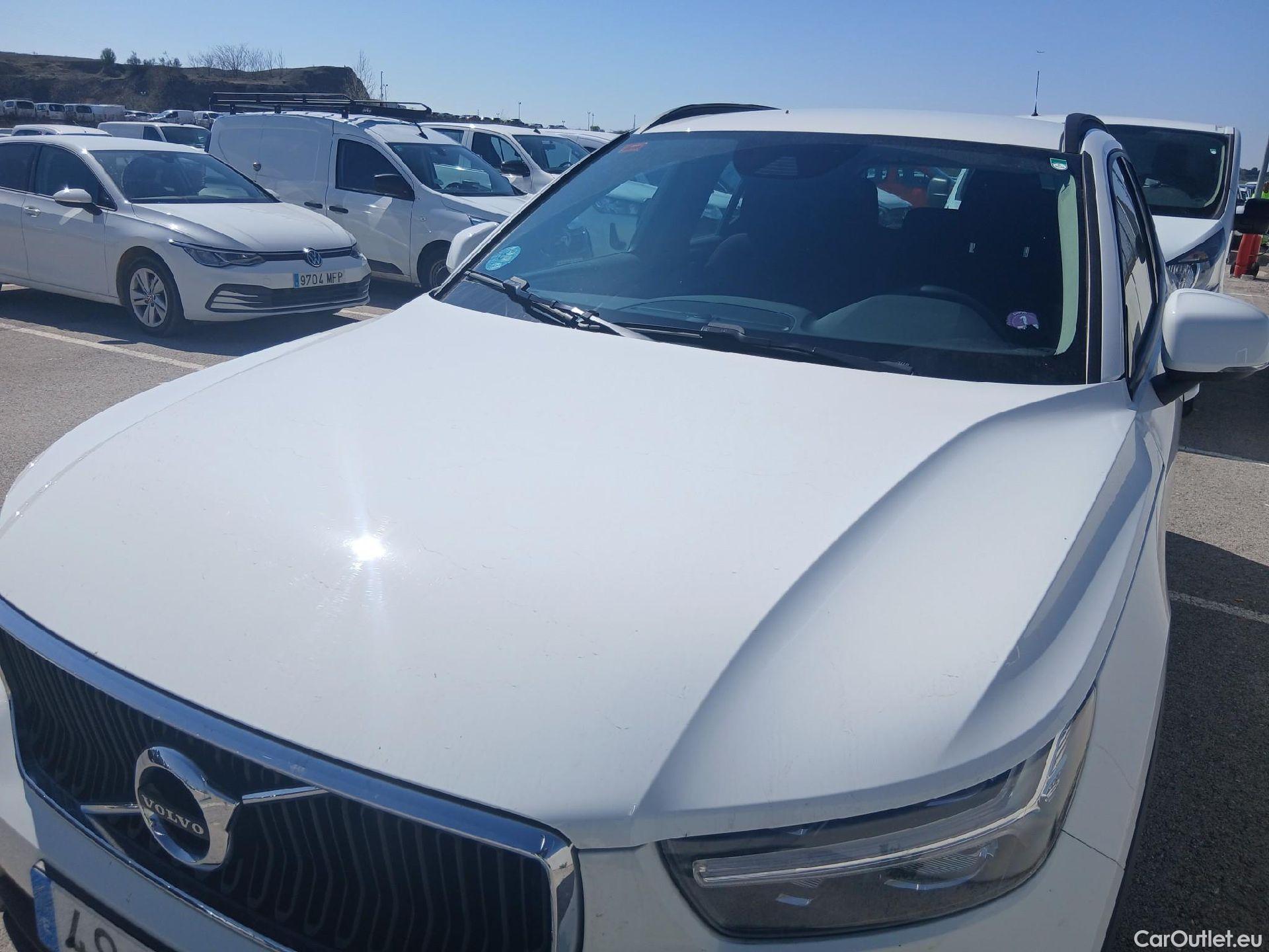  Volvo  XC 40 VOLVO XC40 / 2017 / 5P / todoterreno 1.5 T2 Momentum Core Auto #4