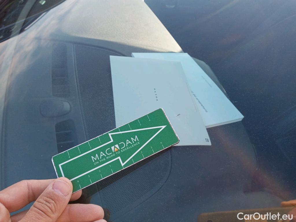  Volvo  XC 40 VOLVO XC40 / 2017 / 5P / todoterreno 1.5 T4 Twin Recharge R-Design Auto #2