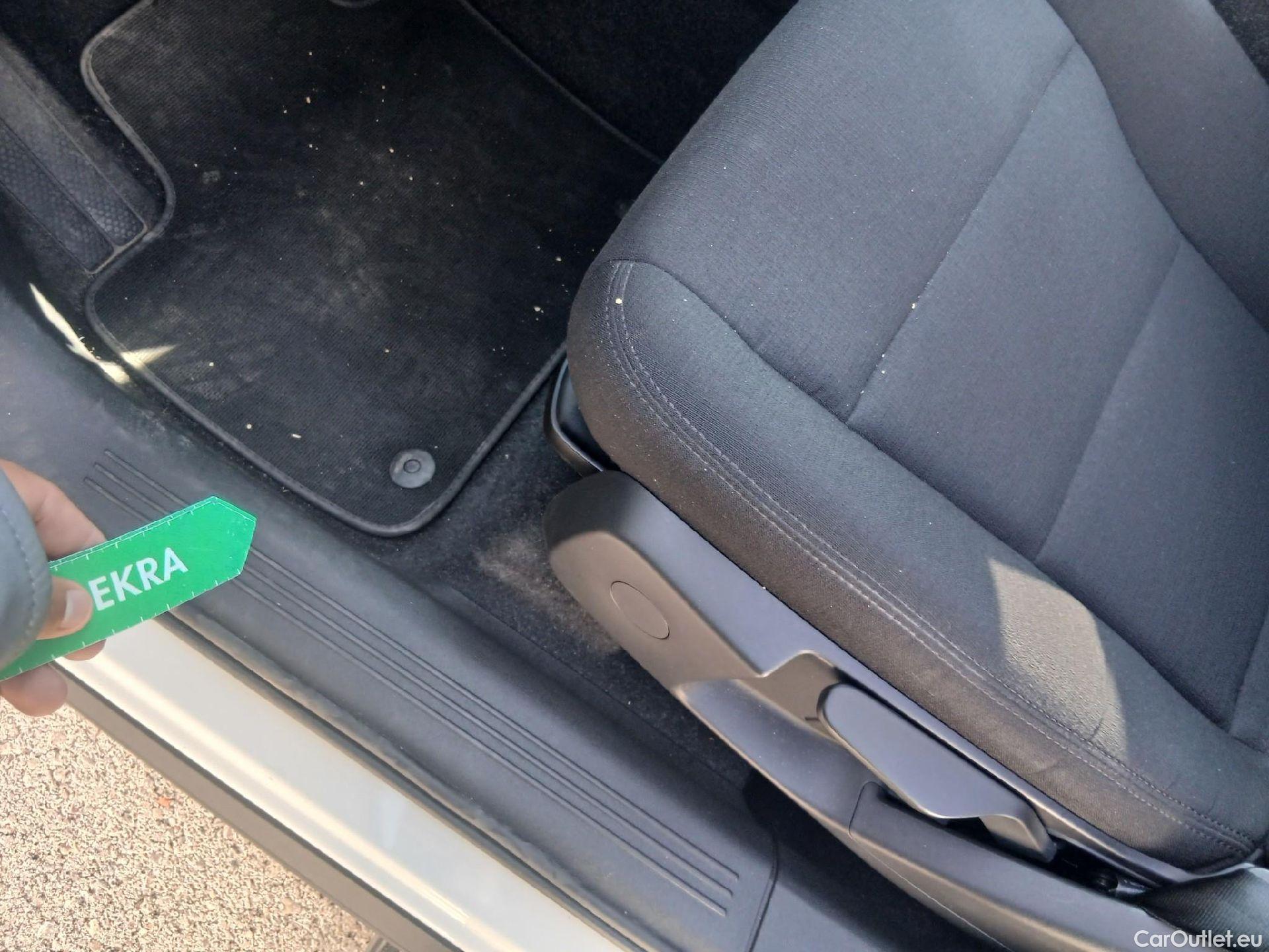  Volvo  XC 40 VOLVO XC40 / 2017 / 5P / todoterreno 1.5 T2 Momentum Core Auto #1