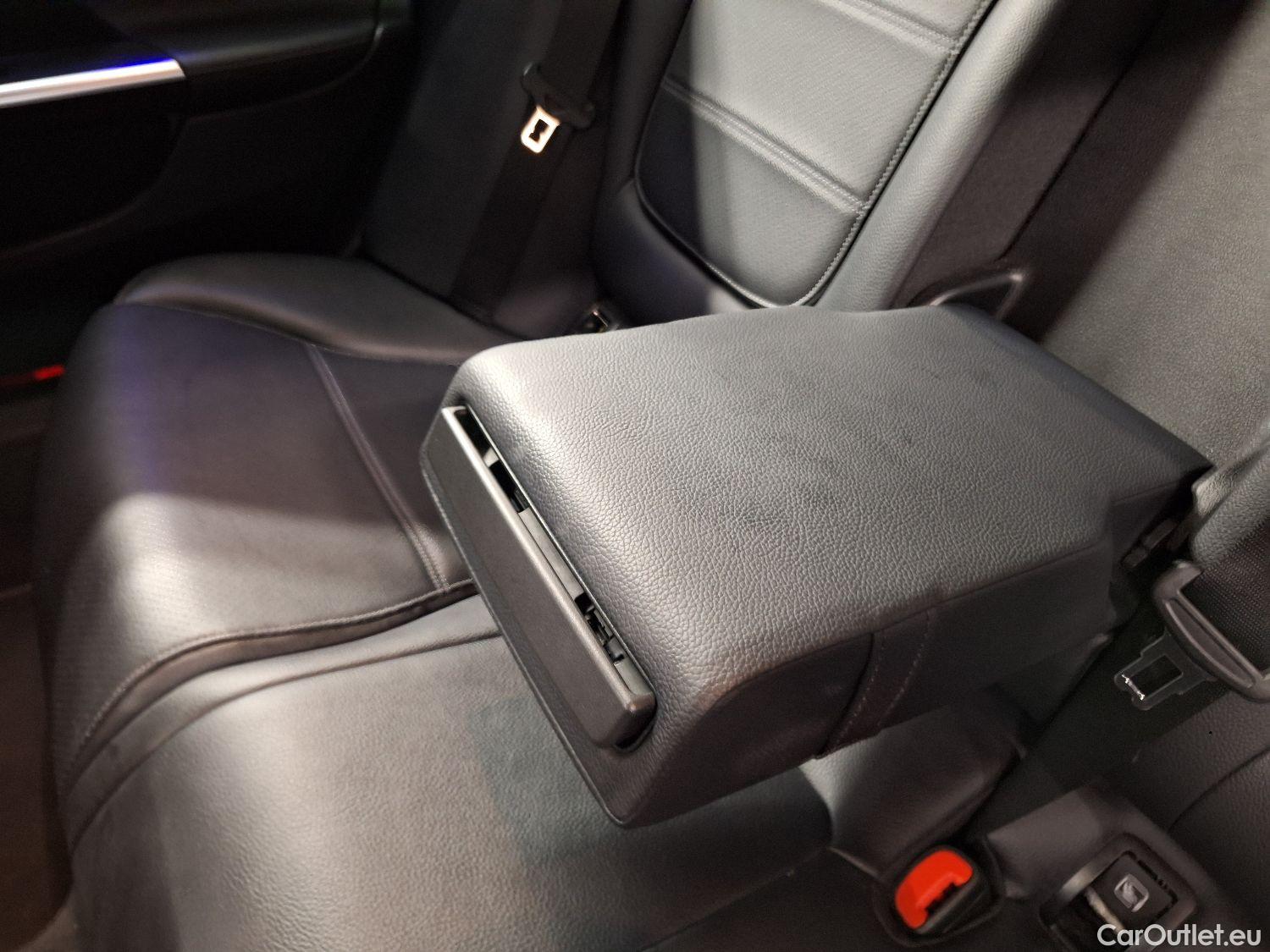  Mercedes  C-Klasse Mercedes, C-Class Break '21, Mercedes-Benz  Break C 200d Luxury Line 5d #56