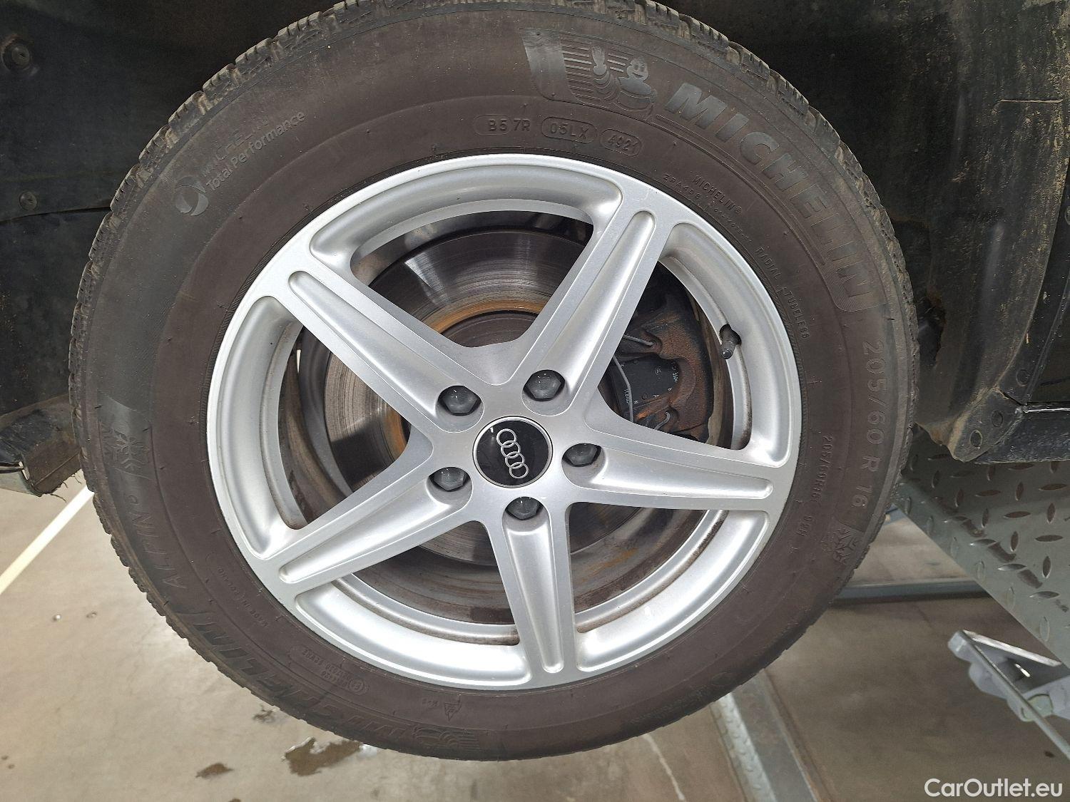  Audi  A4 Audi,  Berline FL'19, Audi  2.0 35 TFSi 110kW S tronic Attraction 4d #8