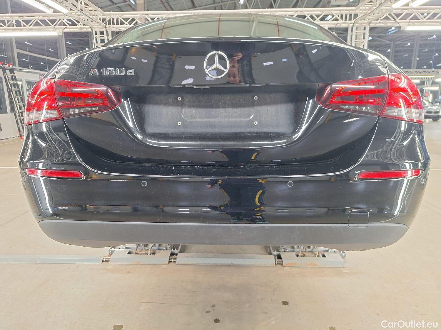  Mercedes  A-Klasse Mercedes, A-Class Berline '18, Mercedes-Benz  Limousine A 180d Business S #26