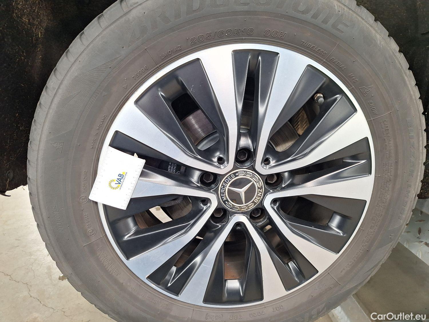  Mercedes  A-Klasse Mercedes, A-Class Berline '18, Mercedes-Benz  Limousine A 180d Business S #19