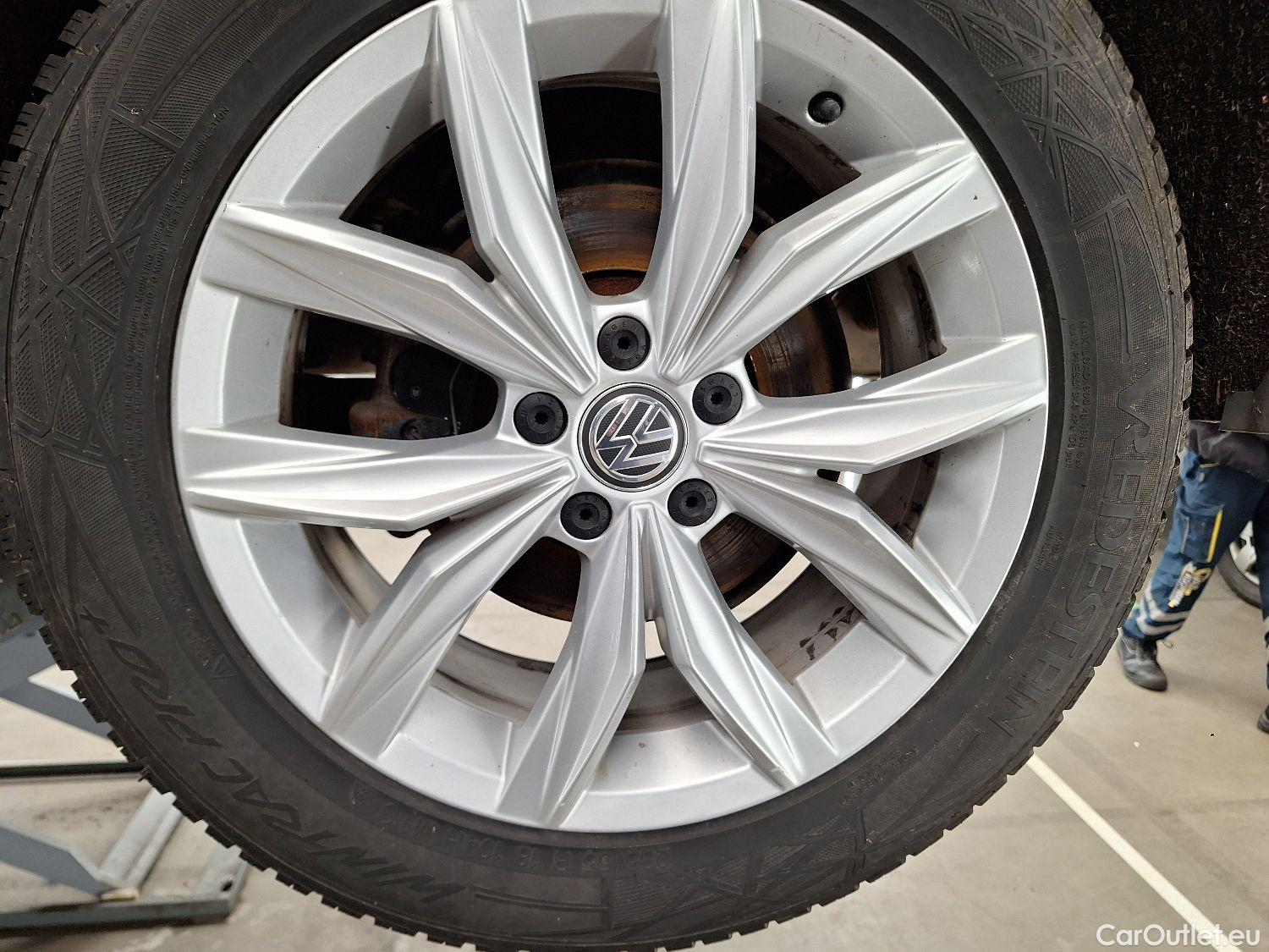  Volkswagen  Tiguan VW,  Allspace '17, Volkswagen  Allspace 1.5 TSI ACT DSG7 Highli #1