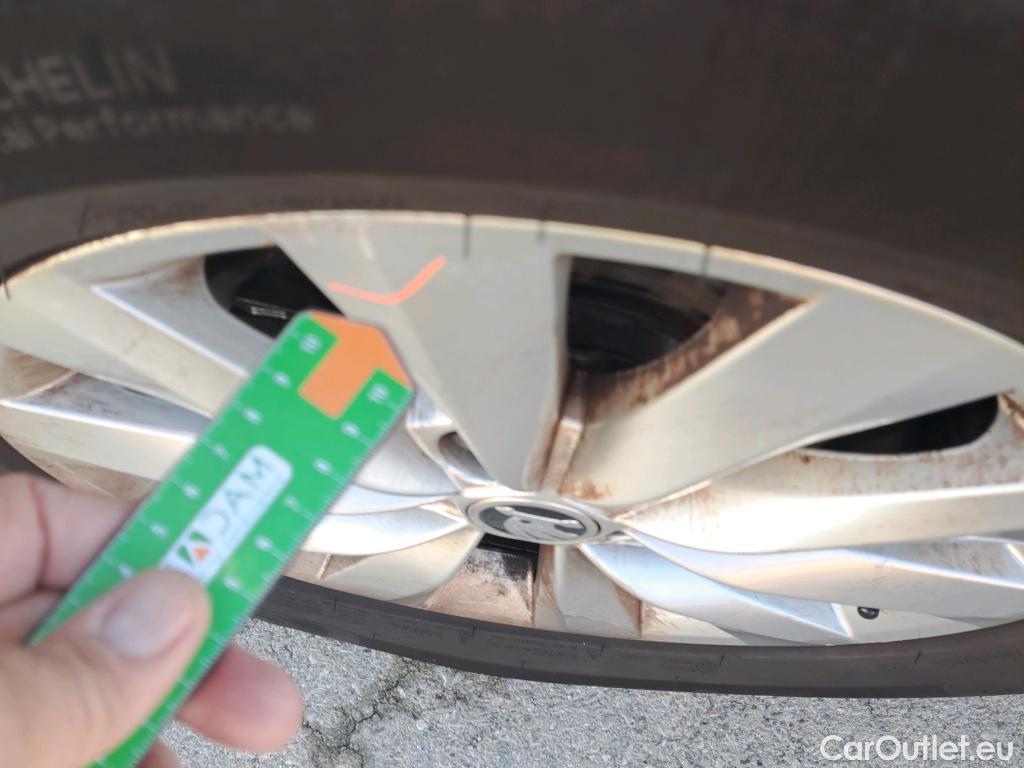  Skoda  KAMIQ SKODA  1.0 TSI 81kW (110CV) DSG Ambition #27