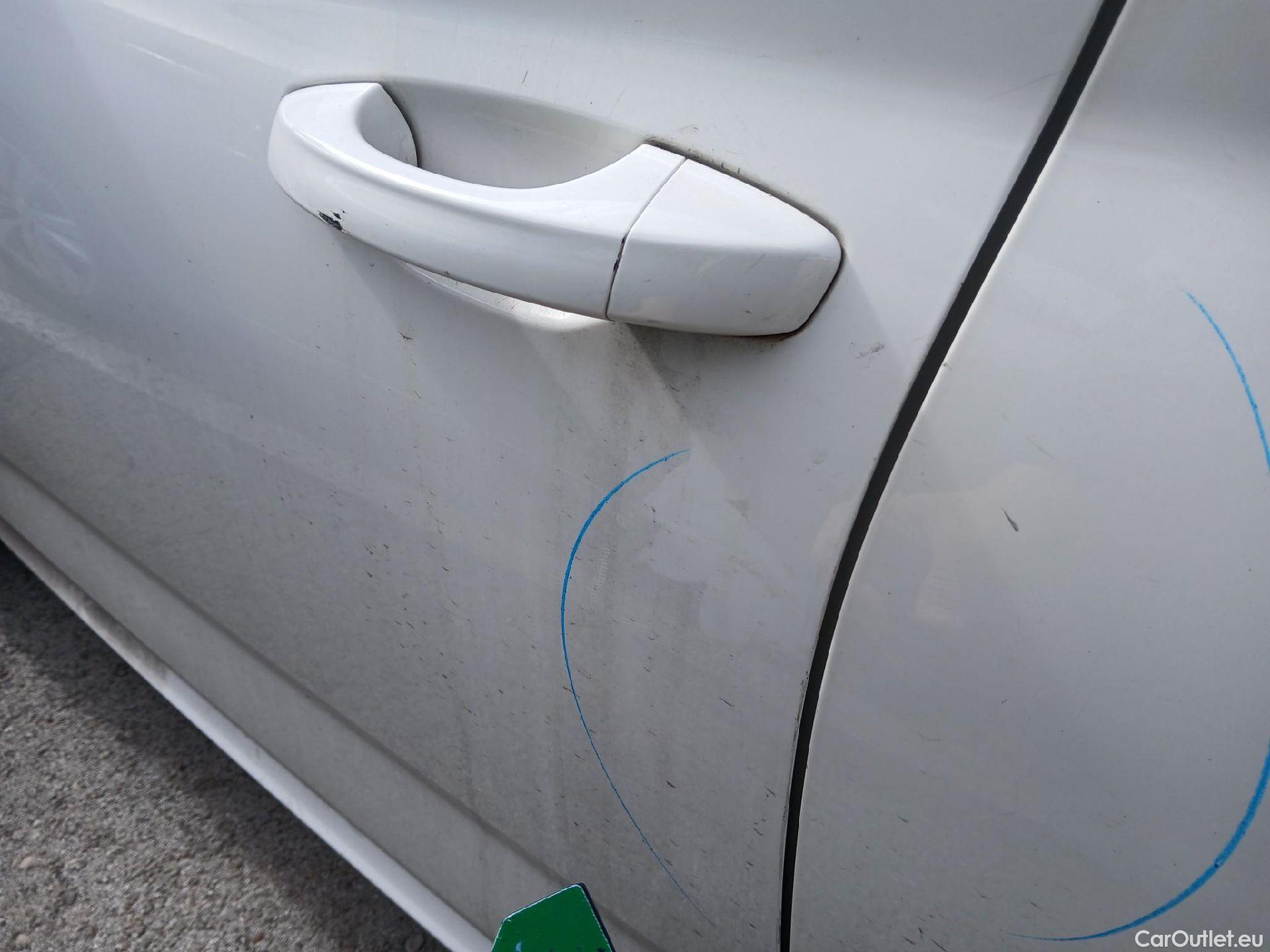  Skoda  KAMIQ SKODA  1.0 TSI 81kW (110CV) DSG Ambition #15