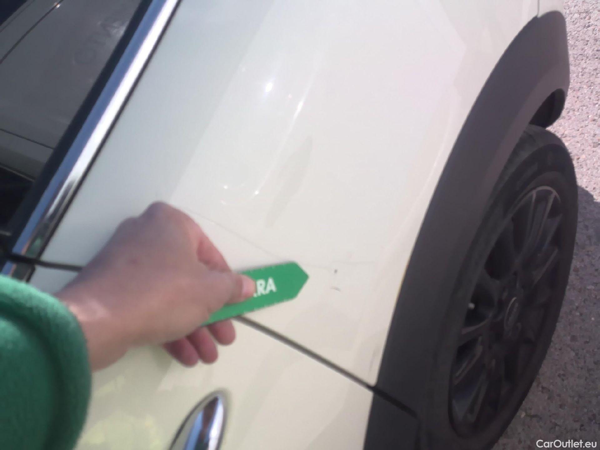  Mini  Cooper MINI MINI / 2014 / 5P / berlina con portón ONE 5 PUERTAS (CX) #13