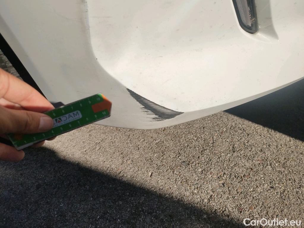  Peugeot  208 PEUGEOT  / 2019 / 5P / berlina con portón BlueHDi 73kW (100CV) Active Pack (AC) #15