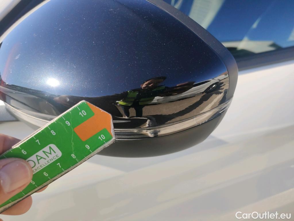  Peugeot  208 PEUGEOT  / 2019 / 5P / berlina con portón BlueHDi 73kW (100CV) Active Pack (AC) #20