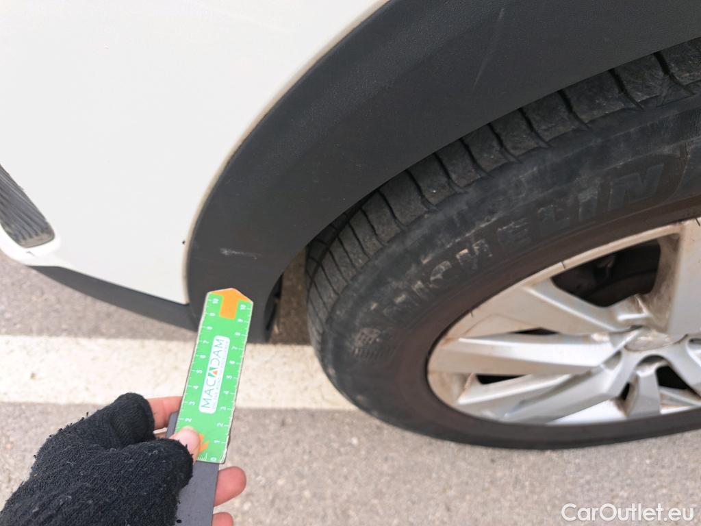  Peugeot  3008 PEUGEOT  / 2020 / 5P / todoterreno 1.5 BlueHDi 96kW (130CV) S&S Active Pack #32