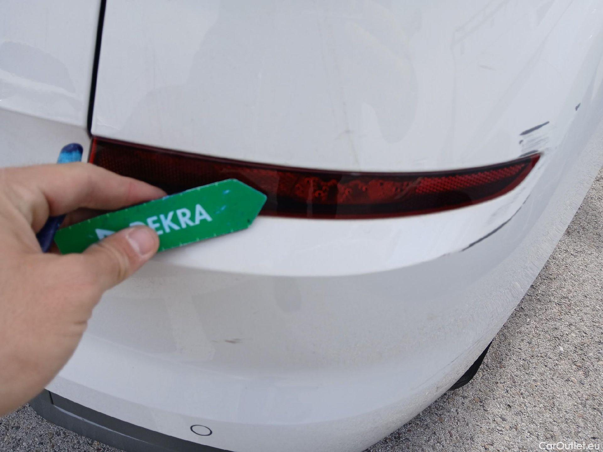  Skoda  KAMIQ SKODA  1.0 TSI 81kW (110CV) DSG Ambition #24