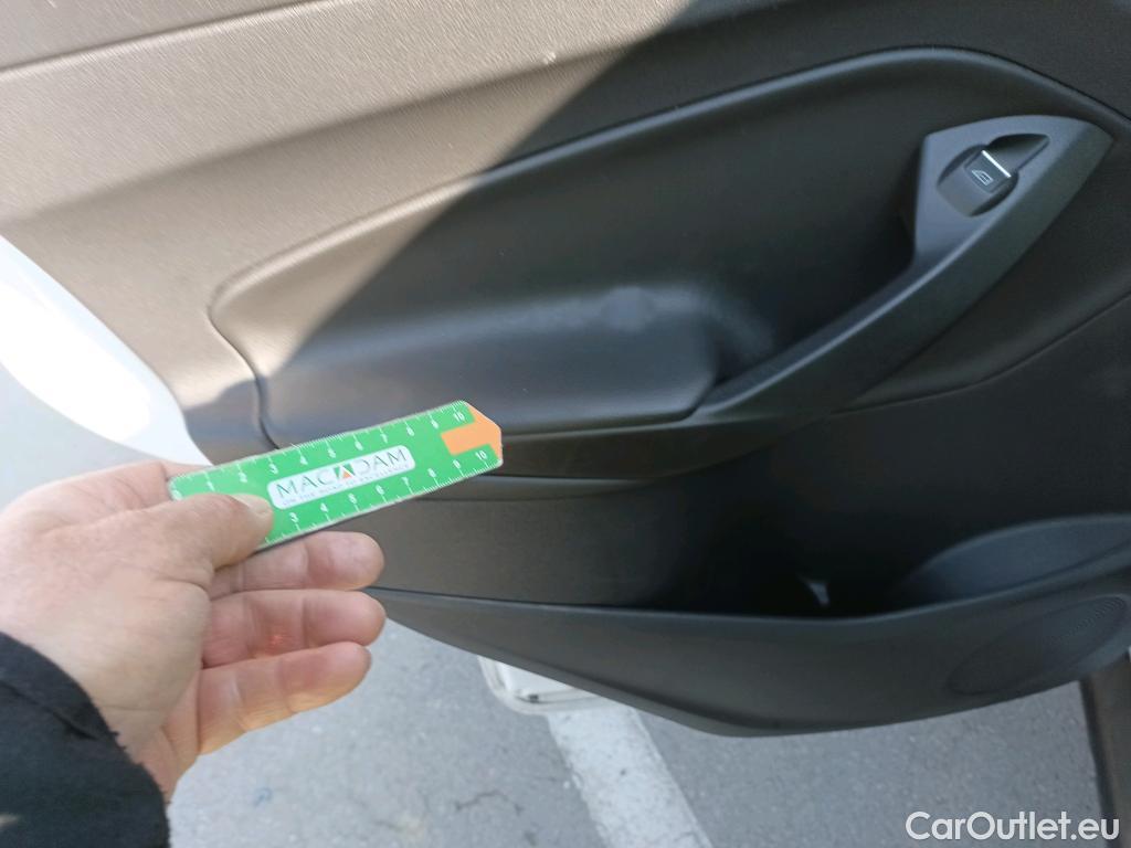  Ford  Kuga FORD  / 2016 / 5P / todoterreno 1.5 EcoBoost 88kW 4x2 Trend+ (CX) #31