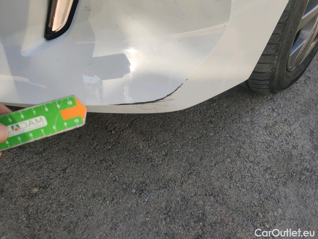  Peugeot  208 PEUGEOT  / 2019 / 5P / berlina con portón BlueHDi 73kW (100CV) Active Pack (AC) #14