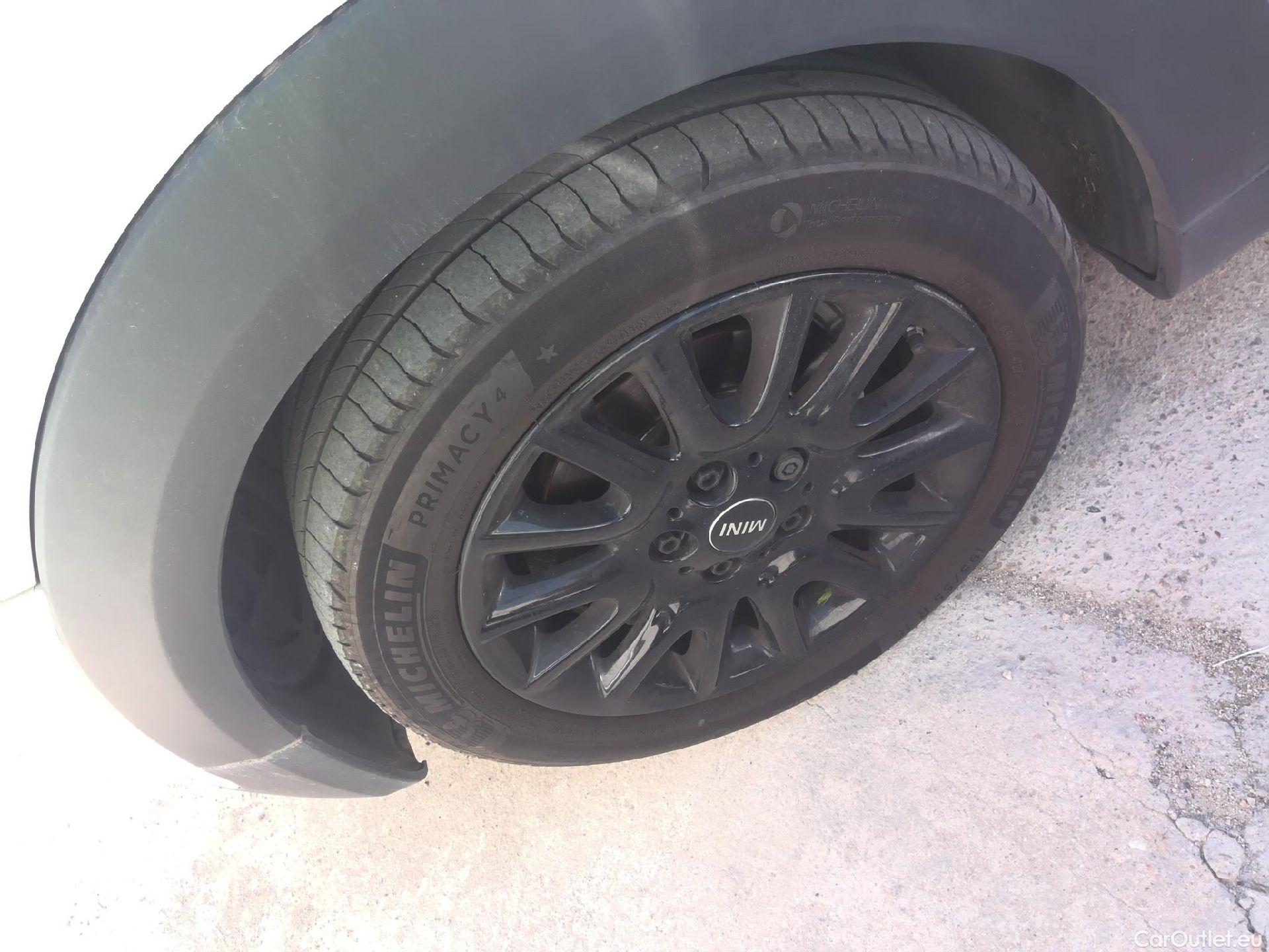  Mini  Cooper MINI MINI / 2014 / 5P / berlina con portón ONE 5 PUERTAS (CX) #6