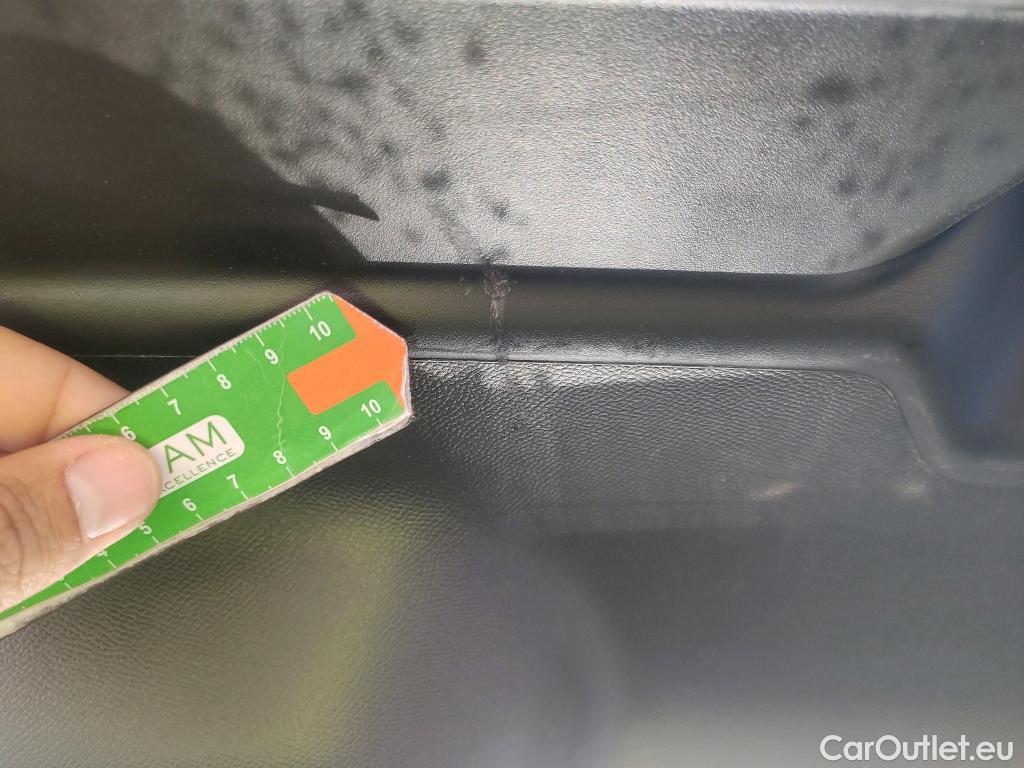  Peugeot  208 PEUGEOT  / 2019 / 5P / berlina con portón BlueHDi 73kW (100CV) Active Pack (AC) #10