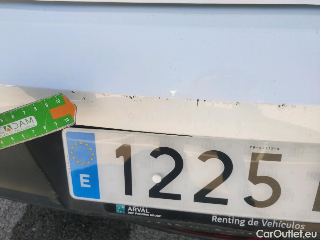  Peugeot  208 PEUGEOT  / 2019 / 5P / berlina con portón BlueHDi 73kW (100CV) Active Pack (AC) #17