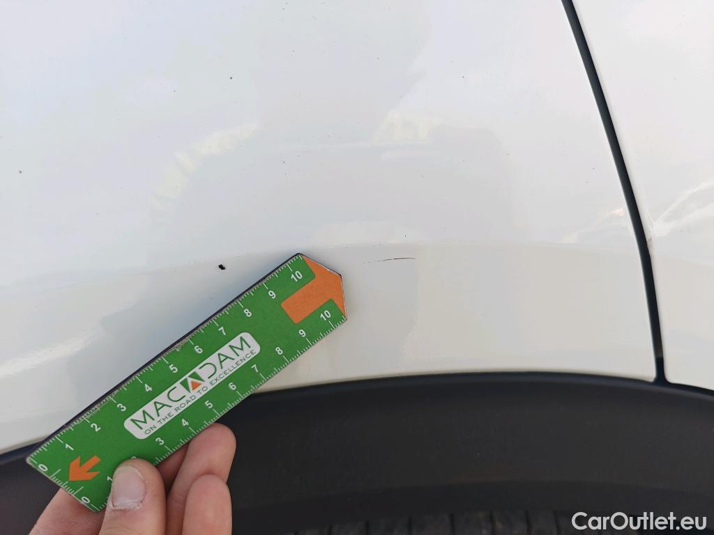  Peugeot  2008 PEUGEOT  / 2019 / 5P / todoterreno Allure BlueHDI 81kW (110CV) #51