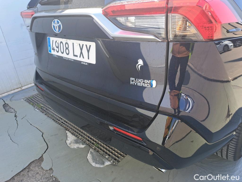  Toyota  RAV4 TOYOTA  / 2018 / 5P / todoterreno 2.5l PLUG-IN 300PH (e-CVT) Style Plus #17