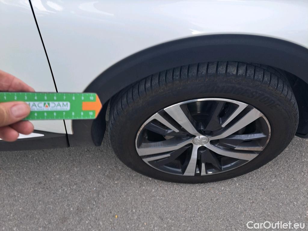  Peugeot  5008 PEUGEOT  / 2020 / 5P / todoterreno 1.5 BlueHDi 96kW (130CV) S&S Allure EAT8 #5