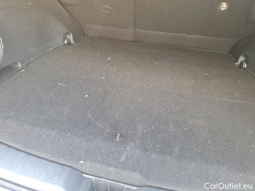  Toyota  RAV4 TOYOTA  / 2018 / 5P / todoterreno 2.5l PLUG-IN 300PH (e-CVT) Style Plus #9