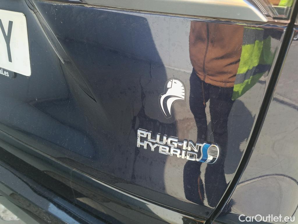  Toyota  RAV4 TOYOTA  / 2018 / 5P / todoterreno 2.5l PLUG-IN 300PH (e-CVT) Style Plus #18