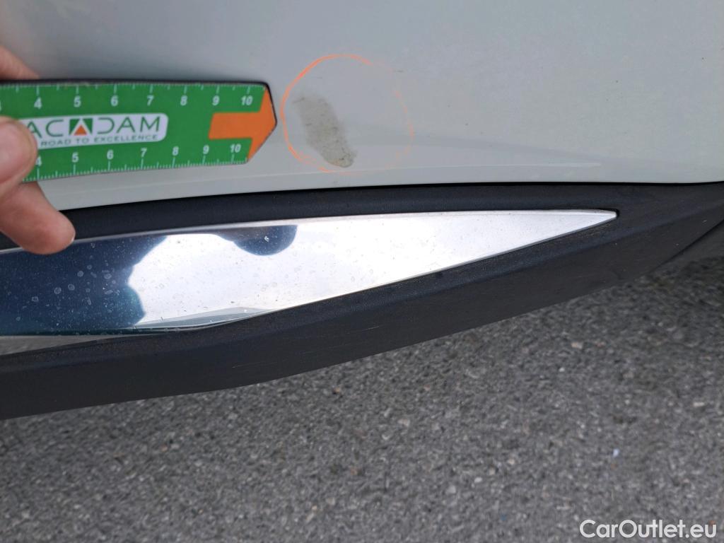  Peugeot  5008 PEUGEOT  / 2020 / 5P / todoterreno 1.5 BlueHDi 96kW (130CV) S&S Allure EAT8 #24