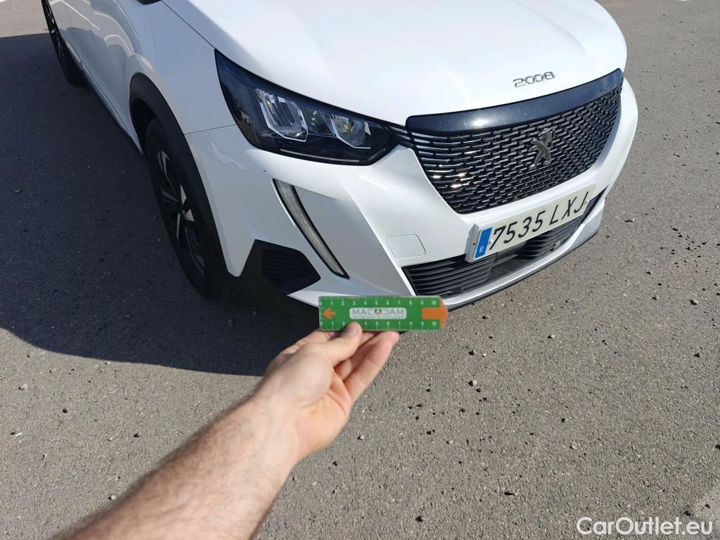  Peugeot  2008 PEUGEOT  / 2019 / 5P / todoterreno Allure BlueHDI 81kW (110CV) #29