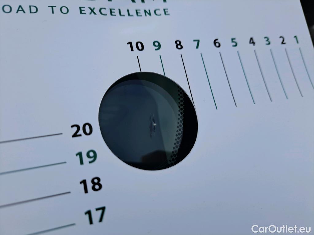  Land Rover  Discovery NISSAN Juke / 2019 / 5P / Crossover DIG-T 114 BVM6 Business Edition #3