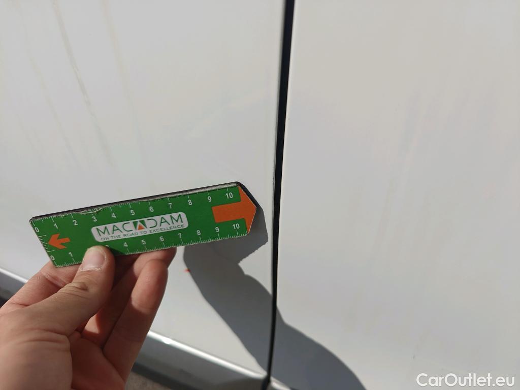  Peugeot  2008 PEUGEOT  / 2019 / 5P / todoterreno Allure BlueHDI 81kW (110CV) #13