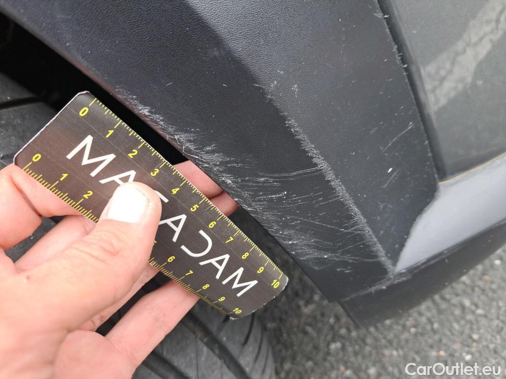  Land Rover  Discovery NISSAN Juke / 2019 / 5P / Crossover DIG-T 114 BVM6 Business Edition #13