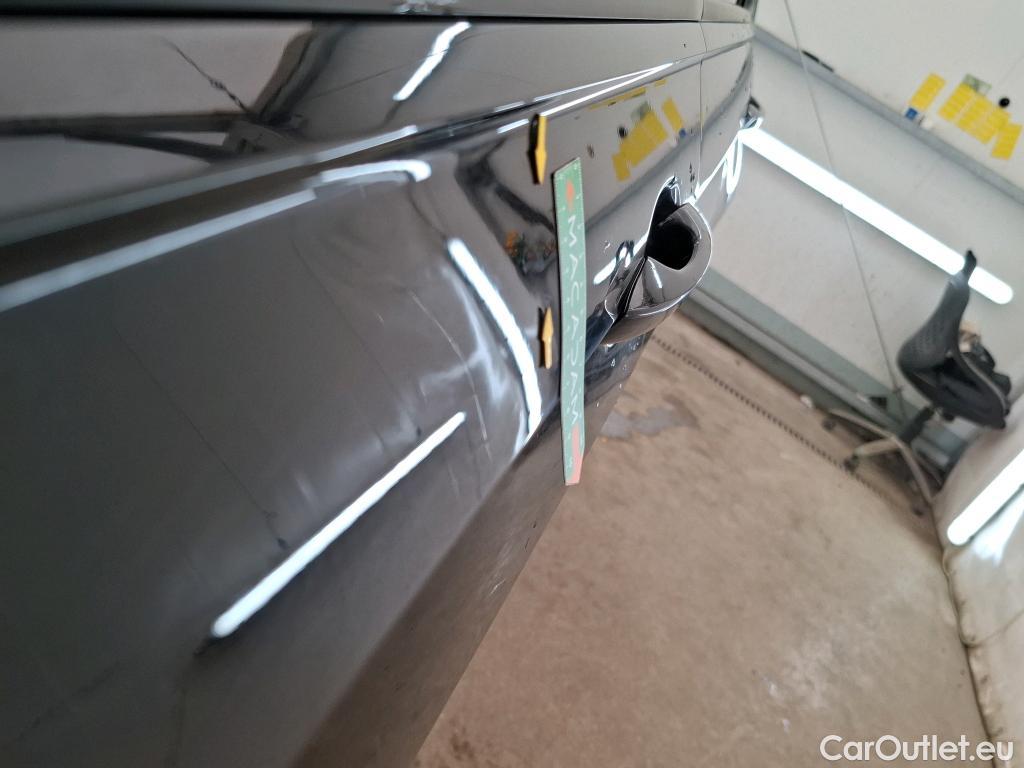  Volkswagen  Tiguan VOLKSWAGEN  / 2020 / 5P / SUV 2.0 TDI 150 DSG7 LIFE PLUS #9