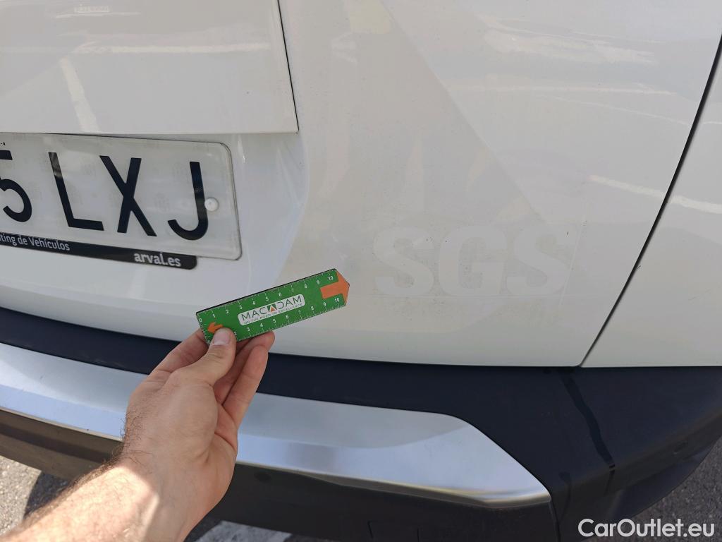  Peugeot  2008 PEUGEOT  / 2019 / 5P / todoterreno Allure BlueHDI 81kW (110CV) #8