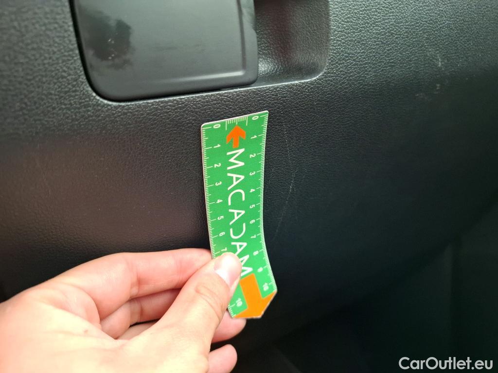  Volkswagen  Tiguan VOLKSWAGEN  / 2020 / 5P / SUV 2.0 TDI 150 DSG7 LIFE PLUS #4